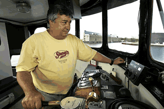 Milwaukee Journal Sentinel interview with Tom Balistreri, tug Captain of Leona B (click on link below)